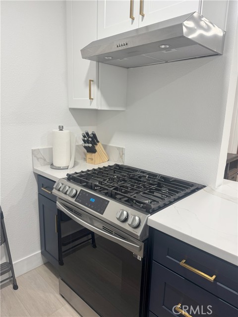 1917 Clinton Street, Los Angeles CA: https://media.crmls.org/medias/dd1bef25-eb32-49c7-bc3b-a2ac538217bd.jpg
