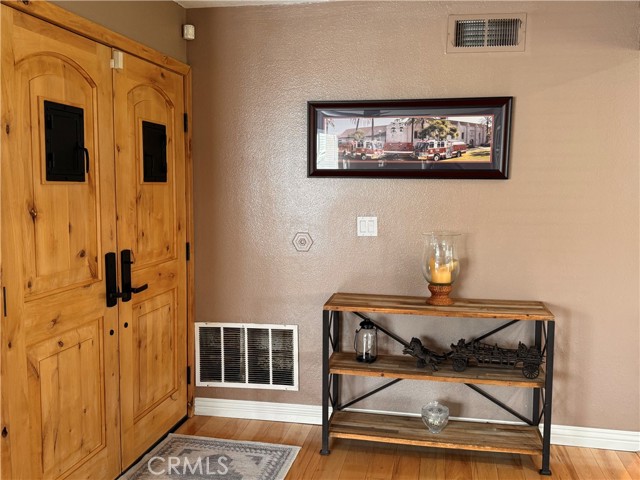 Detail Gallery Image 5 of 11 For 10141 Orange St, Rancho Cucamonga,  CA 91737 - 3 Beds | 2 Baths
