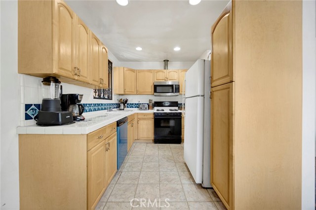 7937 Vantage Avenue, North Hollywood CA: https://media.crmls.org/medias/dd1d2b66-fd4d-483e-9cbc-15ad10f12d51.jpg