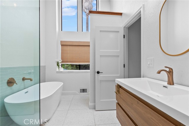 Detail Gallery Image 19 of 40 For 1041 Ritchie Rd #B,  Grover Beach,  CA 93433 - 3 Beds | 3/1 Baths