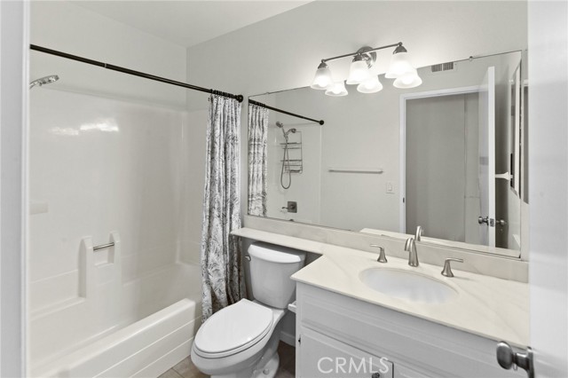 Detail Gallery Image 12 of 22 For 1607 Stonewood Ct, San Pedro,  CA 90732 - 4 Beds | 2/1 Baths