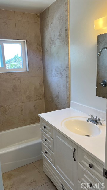 1381 Burwood Street, La Habra CA: https://media.crmls.org/medias/dd1e3150-65ce-41c4-baec-4e996c44a9da.jpg