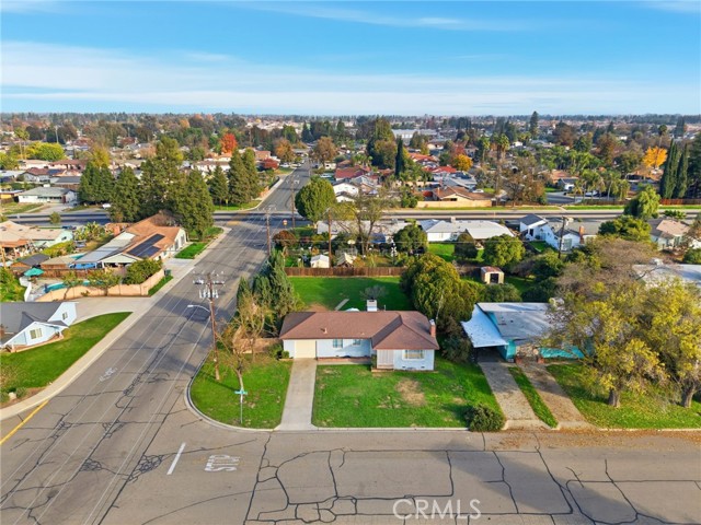 Detail Gallery Image 10 of 44 For 2410 S Locust, Visalia,  CA 93277 - 2 Beds | 1 Baths