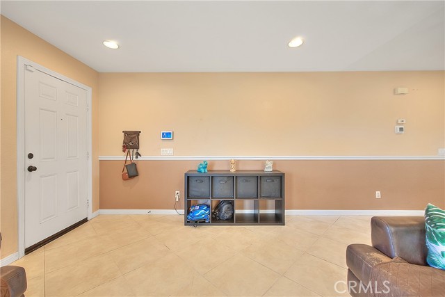 Image 7 of 62 For 40688 La Salle