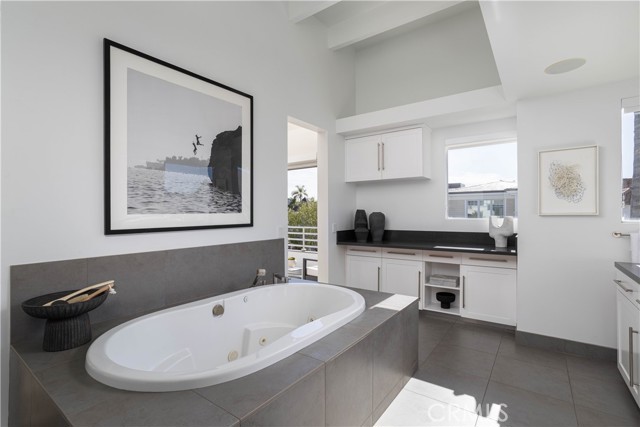 Detail Gallery Image 20 of 40 For 2618 Cove St, Corona Del Mar,  CA 92625 - 3 Beds | 3/1 Baths
