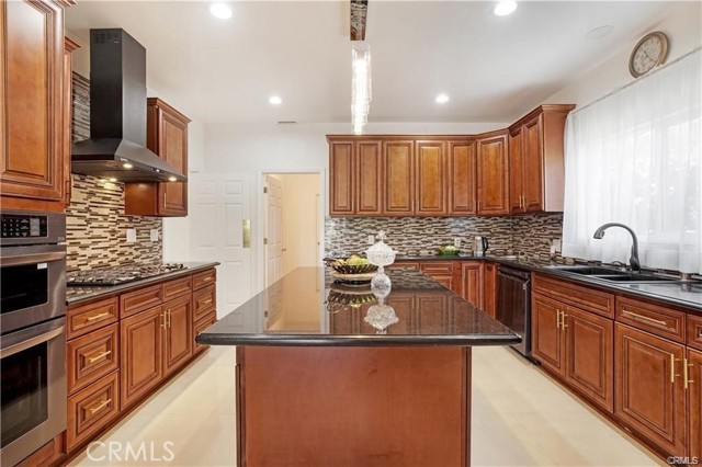 Detail Gallery Image 27 of 55 For 22329 Plummer St, Chatsworth,  CA 91311 - 4 Beds | 5 Baths