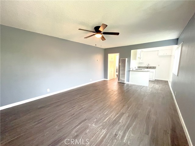 Detail Gallery Image 4 of 11 For 4750 W Broadway #I,  Hawthorne,  CA 90250 - 0 Beds | 1 Baths