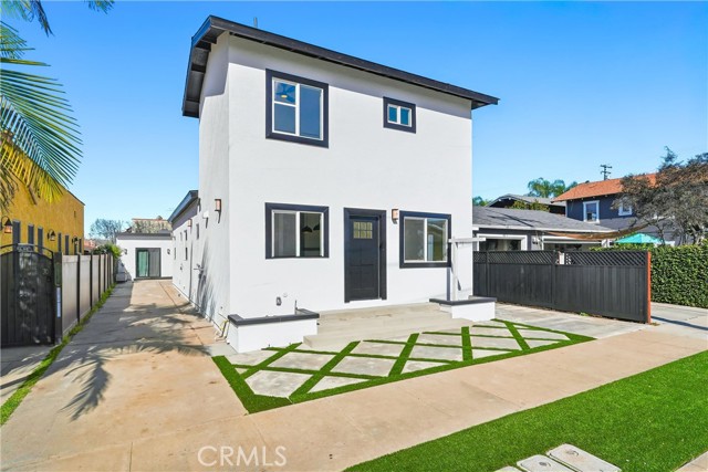 Front Image Thumbnail for CRDW26007170