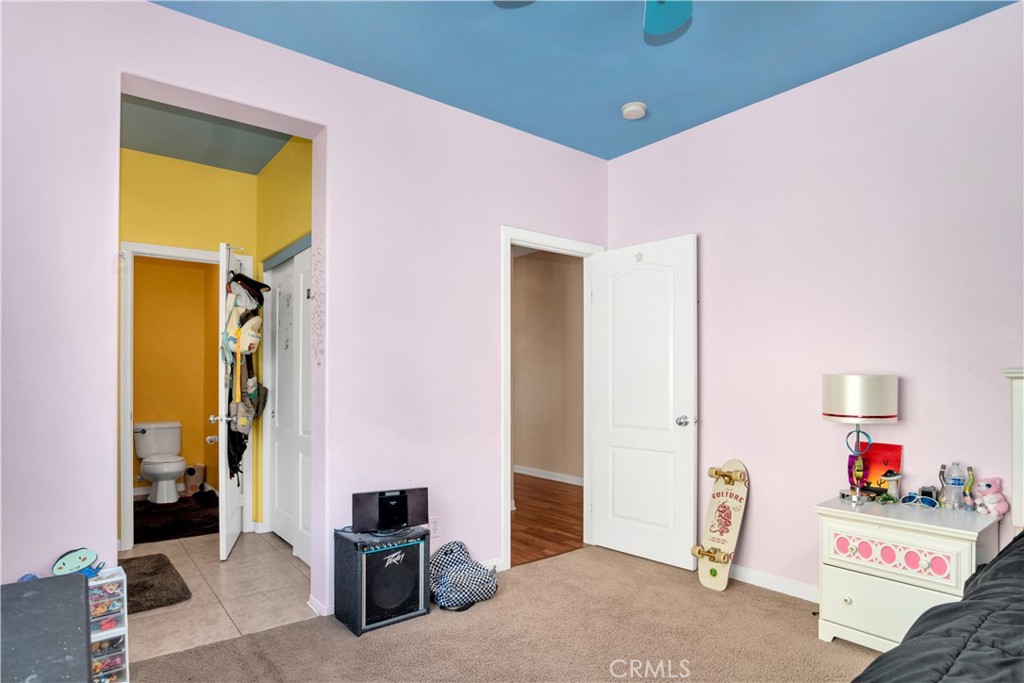 https://media.crmls.org/medias/dd1ff558-e9dc-43d2-b547-e4b57b7bd535.jpg?preset=X-Large