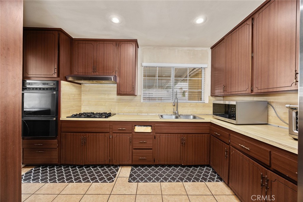 MLS #WS25247140 image #12