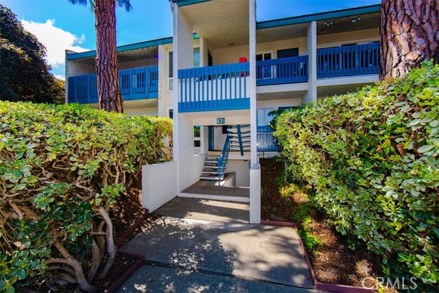Detail Gallery Image 1 of 1 For 631 S Prospect Ave #201,  Redondo Beach,  CA 90277 - 2 Beds | 2 Baths