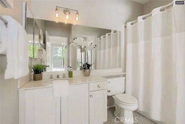 4928 Lazio Way, Oak Park CA: https://media.crmls.org/medias/dd22b769-7b82-4e0c-bcf2-ed7d21d7b080.jpg