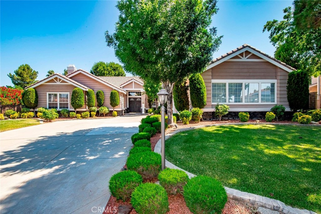 5618 Gardendale Lane