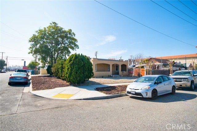 584 E H Street, Colton CA: https://media.crmls.org/medias/dd24cce8-0010-4868-91e0-2316595c25ef.jpg