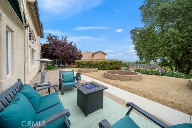 332 Susannah Lane, Paso Robles CA: https://media.crmls.org/medias/dd25bdb7-e192-4d20-a750-89afd27c11df.jpg