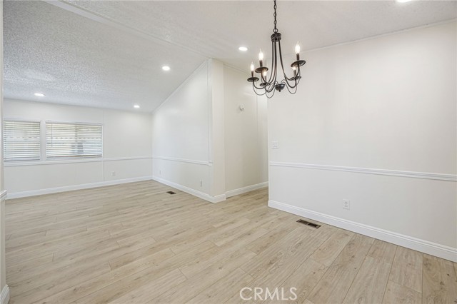 Detail Gallery Image 8 of 39 For 929 E Foothill Bld #140,  Upland,  CA 91786 - 3 Beds | 2 Baths