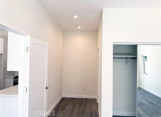 Detail Gallery Image 10 of 20 For 17217 Kittridge, Lake Balboa,  CA 91406 - 3 Beds | 2 Baths
