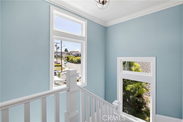 523 Juanita Avenue, Redondo Beach, California 90277, 5 Bedrooms Bedrooms, ,2 BathroomsBathrooms,Residential,Sold,Juanita,SB22083866