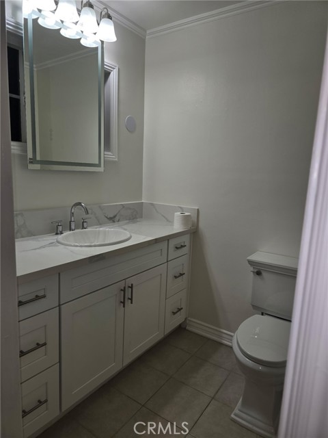 22509 Saticoy St. photo 8