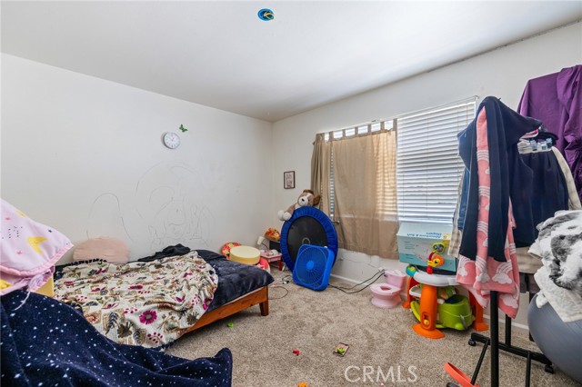 220 S Palm Avenue, Santa Paula CA: https://media.crmls.org/medias/dd27d396-1880-4d79-9b48-1a55c1c5a346.jpg