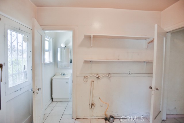 1012 S Sierra Vista Avenue, Alhambra CA: https://media.crmls.org/medias/dd27f6a9-a91e-4ead-a5cd-ed71aee8c460.jpg