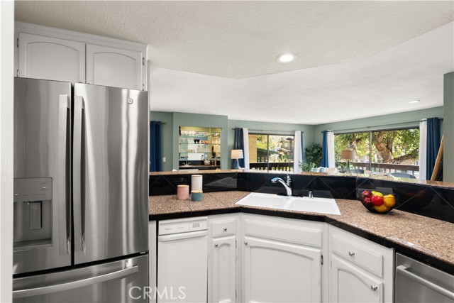1425 E 2nd Street, Long Beach CA: https://media.crmls.org/medias/dd28b025-4fe8-4bde-9bc5-18bcb93fe2ea.jpg