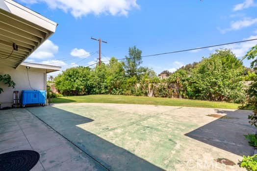 7839 Los Arboles Place, Riverside CA: https://media.crmls.org/medias/dd28cf45-8108-4d45-9d94-5248c670618b.jpg