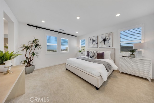 251 Tank, Irvine CA: https://media.crmls.org/medias/dd2926b8-8267-440a-9915-48048dd12165.jpg