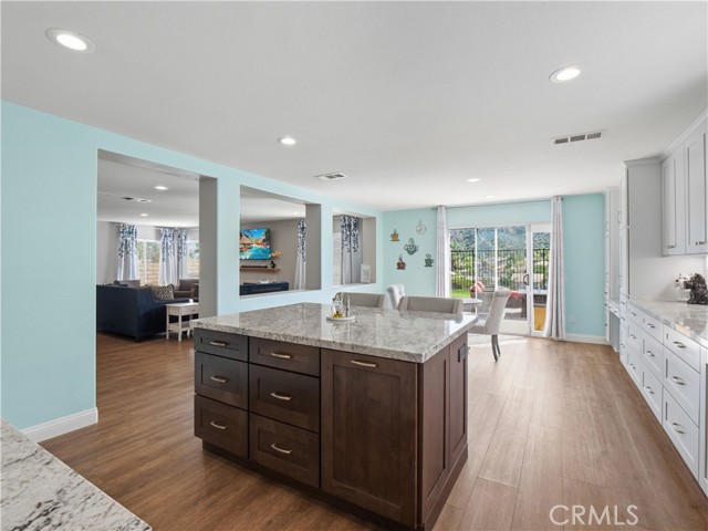 Detail Gallery Image 4 of 30 For 30623 Beryl, Castaic,  CA 91384 - 4 Beds | 3 Baths