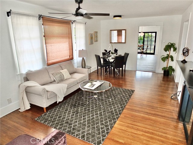 Detail Gallery Image 3 of 22 For 4132 E Theresa St, Long Beach,  CA 90814 - 2 Beds | 2 Baths