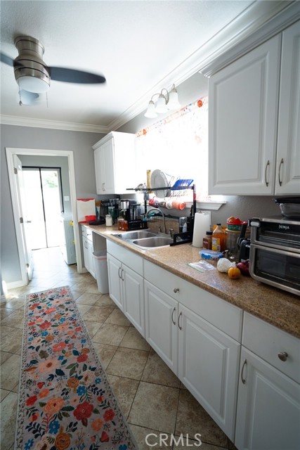 Detail Gallery Image 8 of 25 For 5518 Norwalk Bld, Whittier,  CA 90601 - 3 Beds | 2 Baths