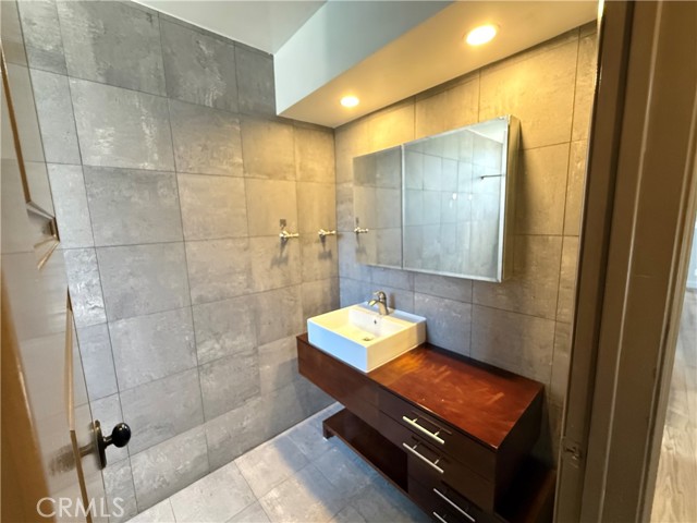 Detail Gallery Image 13 of 33 For 4200 via Arbolada #120,  Los Angeles,  CA 90042 - 2 Beds | 2 Baths