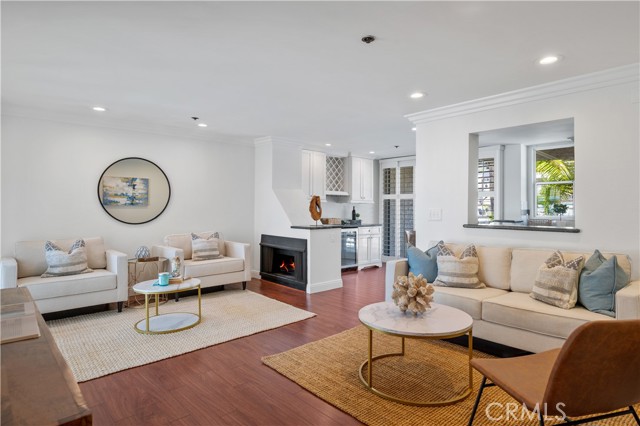 Detail Gallery Image 6 of 66 For 555 Esplanade #320,  Redondo Beach,  CA 90277 - 2 Beds | 2 Baths