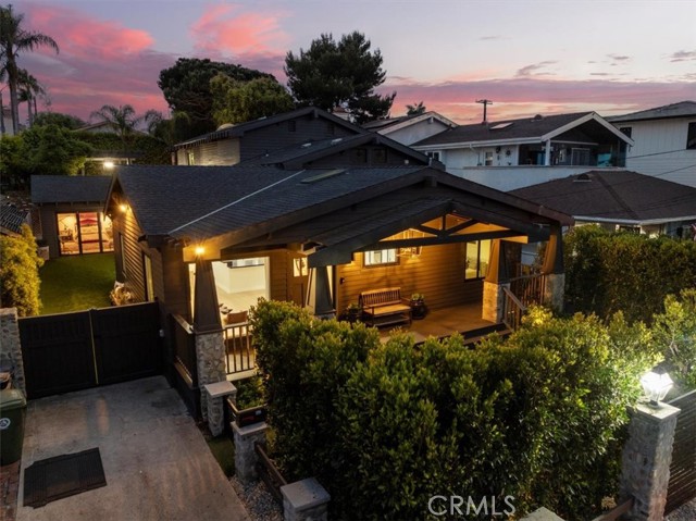 1012 10th Street, Manhattan Beach CA: https://media.crmls.org/medias/dd2a6f45-fb89-4720-a9fe-a74766dcfaf8.jpg