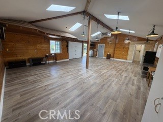 https://media.crmls.org/medias/dd2ab9f5-ea47-4cb9-af0d-e09d082804d0.jpg?preset=X-Large