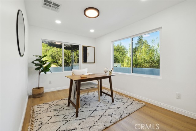 1290 E Woodbury Road, Pasadena CA: https://media.crmls.org/medias/dd2aee30-7e49-4bfb-b8bf-29b264901a89.jpg