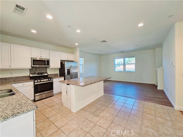 2892 Cedar Lane, Pomona CA: https://media.crmls.org/medias/dd2b3585-b538-4b28-8df6-e27fa3591ce2.jpg