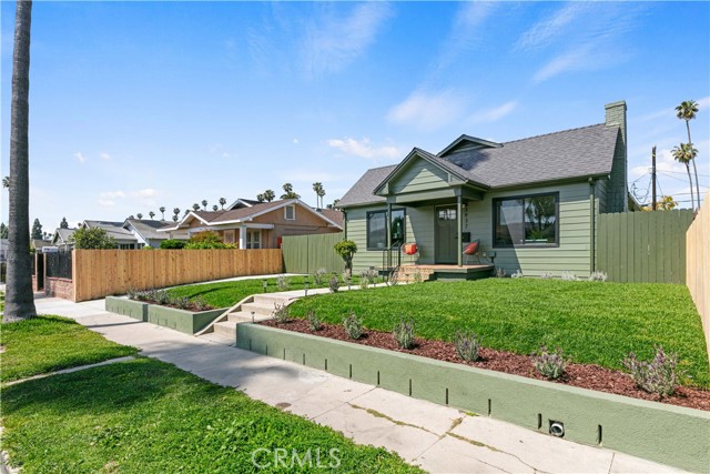 Detail Gallery Image 3 of 47 For 3937 2nd Ave, Los Angeles,  CA 90008 - 3 Beds | 2/1 Baths