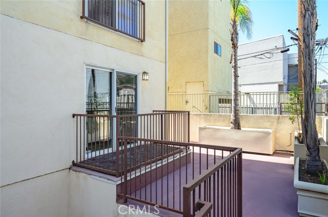 1828 Glendon Avenue, Los Angeles CA: https://media.crmls.org/medias/dd2c410f-724f-43dd-b098-643e0f9b9cd6.jpg