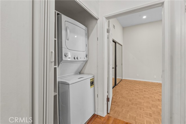 Detail Gallery Image 26 of 35 For 1559 Winona #D3,  Los Angeles,  CA 90027 - 2 Beds | 2 Baths