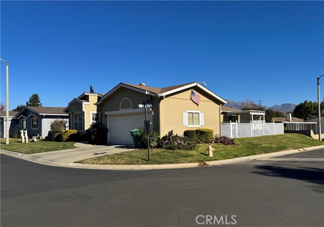 10961 Desert Lawn Drive, Calimesa CA: https://media.crmls.org/medias/dd2d392e-cb64-44d8-9d2f-9bd4f73c7e9d.jpg