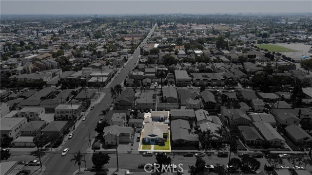 926 Newport Avenue, Long Beach CA: https://media.crmls.org/medias/dd2e20ef-396d-4517-8e76-b0649db32af9.jpg