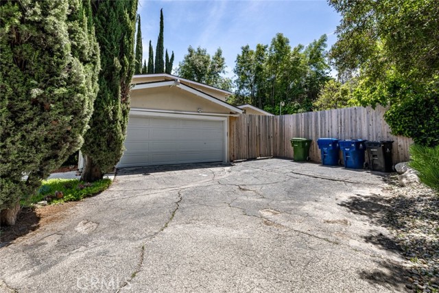 Detail Gallery Image 9 of 41 For 24546 Calvert St, Woodland Hills,  CA 91367 - 3 Beds | 3 Baths