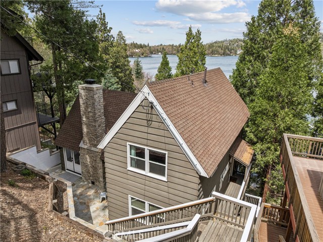 Detail Gallery Image 2 of 64 For 28898 Palisades, Lake Arrowhead,  CA 92352 - 4 Beds | 3 Baths