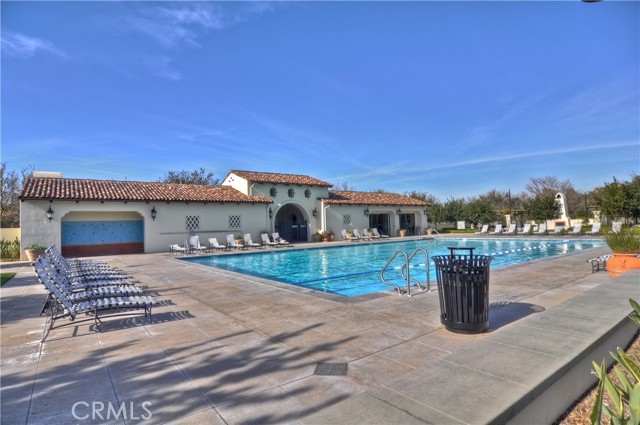 85 Reunion, Irvine CA: https://media.crmls.org/medias/dd2ff44e-86c9-404c-b775-a52a2d70c01c.jpg