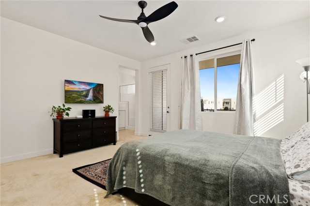 257 Sash, Irvine CA: https://media.crmls.org/medias/dd30a72a-d3f3-4f2e-9cd9-34647952242b.jpg