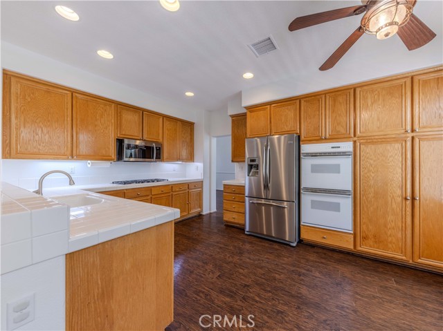 27339 Brighton Lane, Valencia CA: https://media.crmls.org/medias/dd30f415-f9e4-40d3-9ec7-28460fb79351.jpg