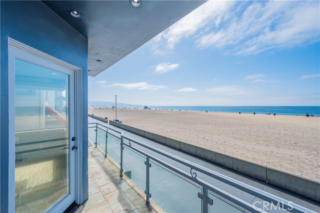 3410 The Strand, Hermosa Beach, California 90254, 3 Bedrooms Bedrooms, ,1 BathroomBathrooms,Residential,Sold,The Strand,IN22210805