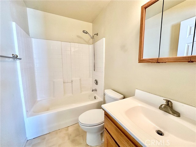 Detail Gallery Image 16 of 22 For 731 W 5th St, Long Beach,  CA 90802 - 3 Beds | 2/1 Baths