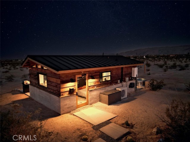 3232 Bluegrass Avenue, 29 Palms CA: https://media.crmls.org/medias/dd34d2fe-9d41-44ec-bead-f47ac444ec71.jpg